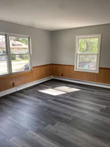 Main picture of 319 N Center St