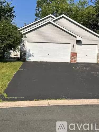 Main picture of 15085 Oakcrest Ct