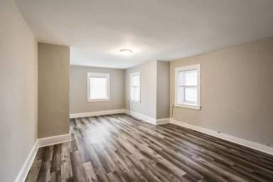 Main picture of 63 E Palmer St