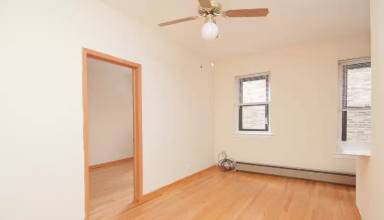Main picture of 633 W Barry Ave