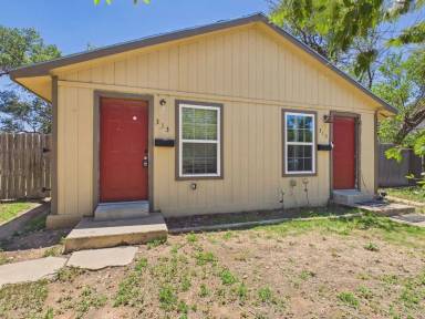 Main picture of 313 SW 35th Ave