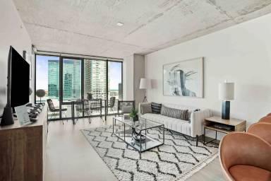 Main picture of 2101 S Wabash Ave