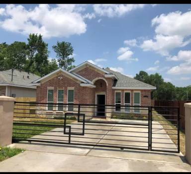 Main picture of 8143 Chateau St