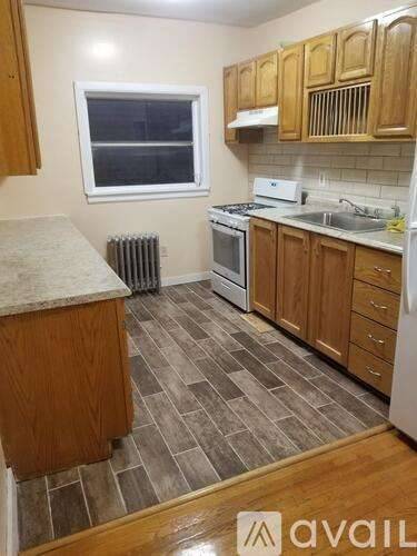 Main picture of 9607 Farragut Rd