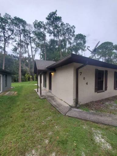 Main picture of 704 Pineville Ln