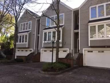 Main picture of 53 Jackson St