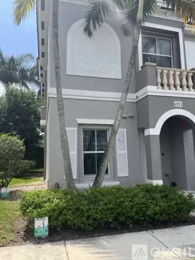 Main picture of 4921 SW 140th Ter