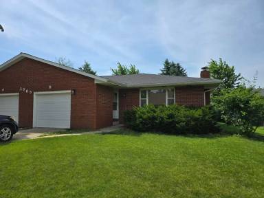 Main picture of Cute 2-bedroom duplex in Normal!