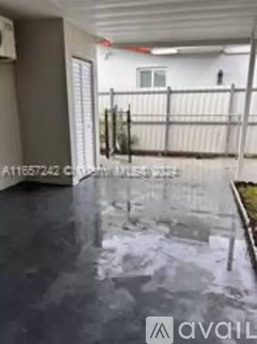 Main picture of 2619 W 9th Ct