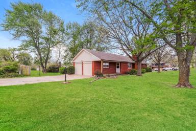 Main picture of 3445 SE 45th St
