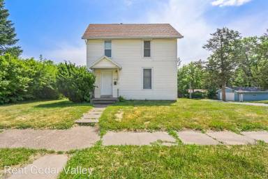 Main picture of 2522 Iowa St