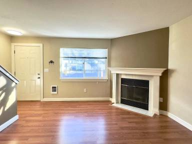 Main picture of 412 Center Rd