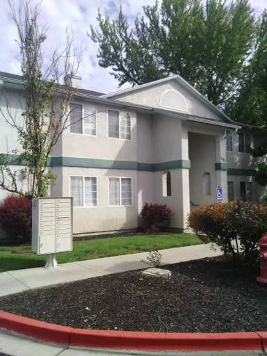 Main picture of 313 S Meridian Rd