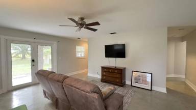 Main picture of 91 Canton Rd