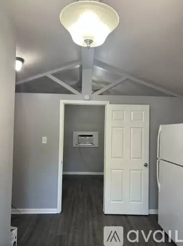 Main picture of 3846 S Walters