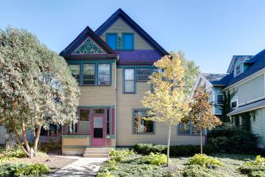 Main picture of 2425 1st Ave S