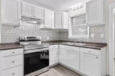 Main picture of 500 Bethania Rural Hall Rd