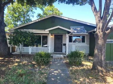 Main picture of 300 Utah St Fairfield, CA 94533