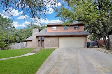 Main picture of 820 Cedar Ridge St