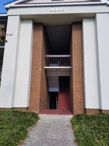 Main picture of 4005 Governors Sq