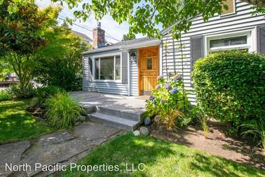 Main picture of 4509 32nd Ave W