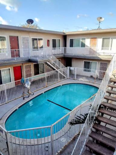 Main picture of 4050 W El Segundo Blvd