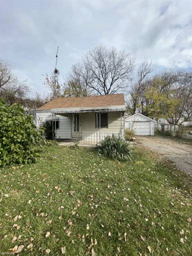 Main picture of 2039 S Graham Rd