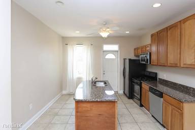 Main picture of 2637 Eastern Ave