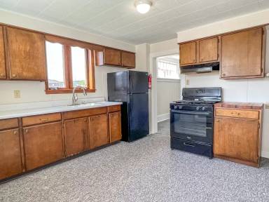 Main picture of 200 N 3rd St