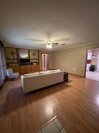 Main picture of 3816 Red Oak Dr