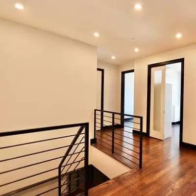 Main picture of 340 Irving Ave