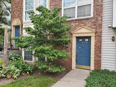 Main picture of 45 Howard Ct