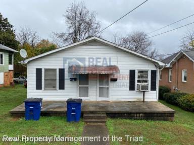 Main picture of 225 N Jackson Ave