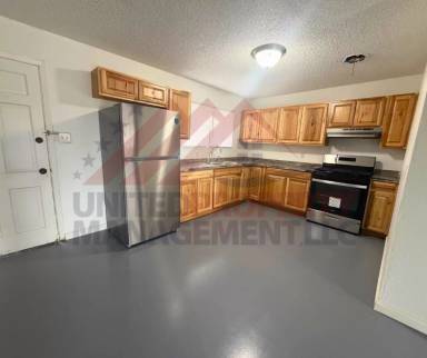 Main picture of 900 Lamont St