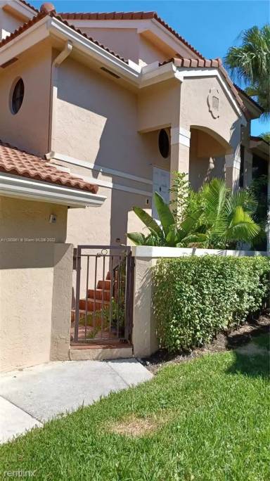 Main picture of 301 SW 158th Ter