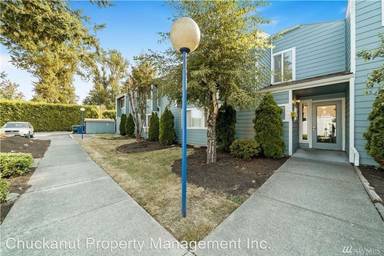 Main picture of 210 B St