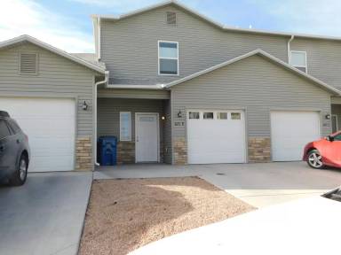 Main picture of 621 Zenith Ln