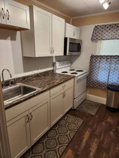 Main picture of 100 Parkview Ave