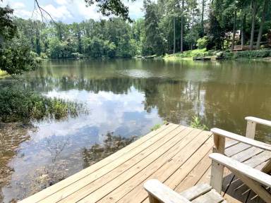 Main picture of 330 Lake Crest Dr