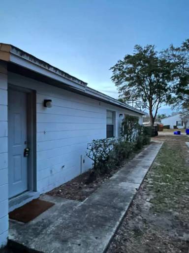 Main picture of 1932 Crystal Grove Dr