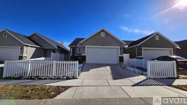 Main picture of 1728 E Shadow Dr