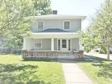 Main picture of 800 S Main St
