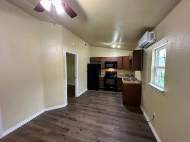 Main picture of 358 Brighton Oaks Dr
