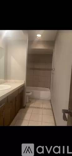 Main picture of 2119 W Oak Ave