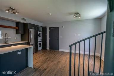 Main picture of 1521 Michigan Ave