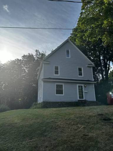 Main picture of 417 Waverly Ave