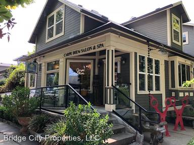 Main picture of 5903 SE Milwaukie Ave