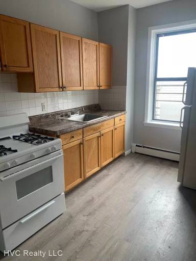 Main picture of 609 Van Cortlandt Park Ave
