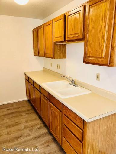 Main picture of 440 Monroe St