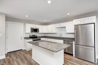 Main picture of 4977 W 16th St